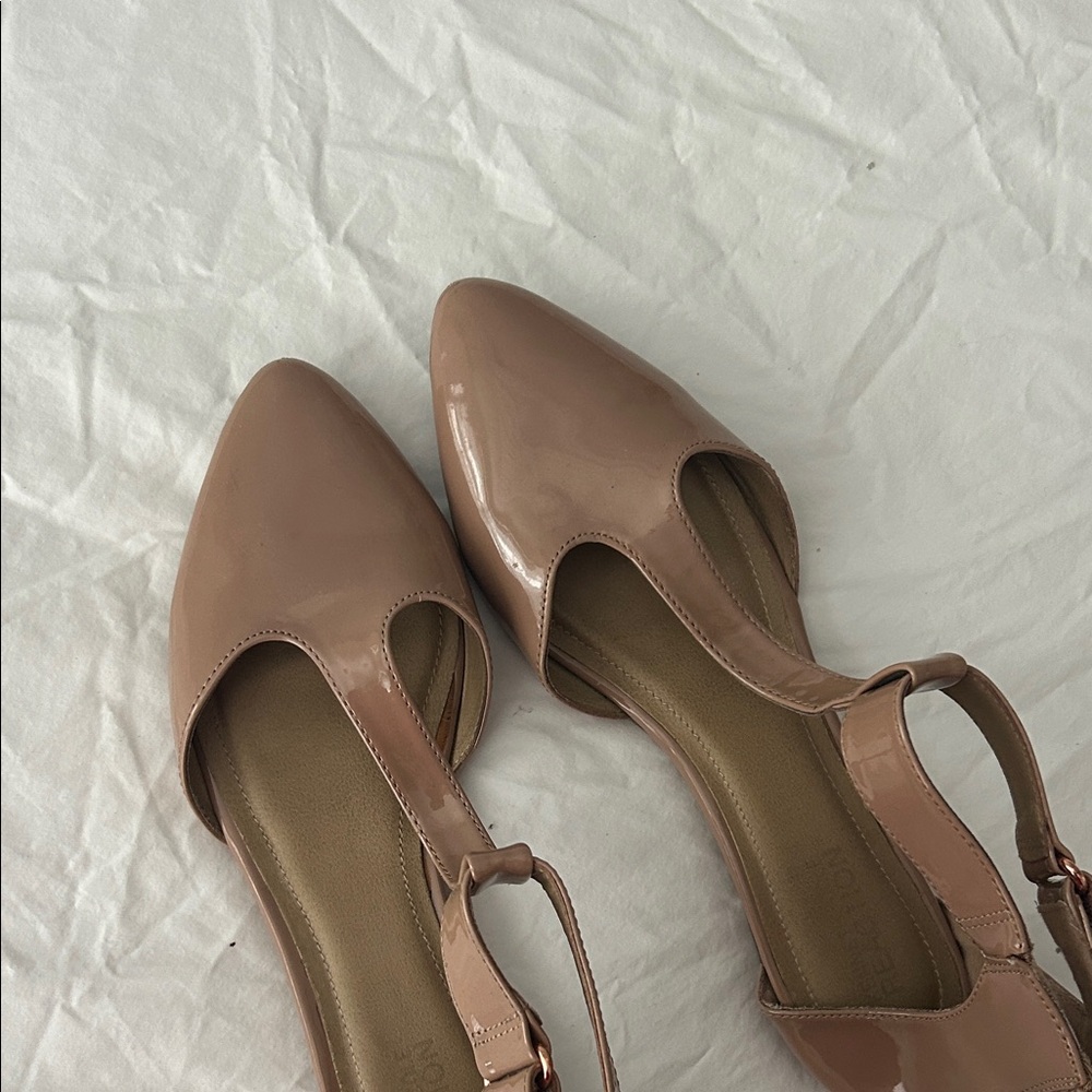 Kenneth Cole Reaction Nude Flats